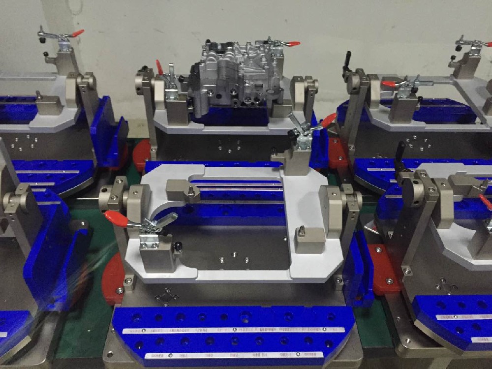 精密部件配套是指一系列高精度、高品质和精密结构的工业零部件的组合,这些部件通常用于各种机械和电子设备中,以满足对性能、精度和可靠性的严格要求。